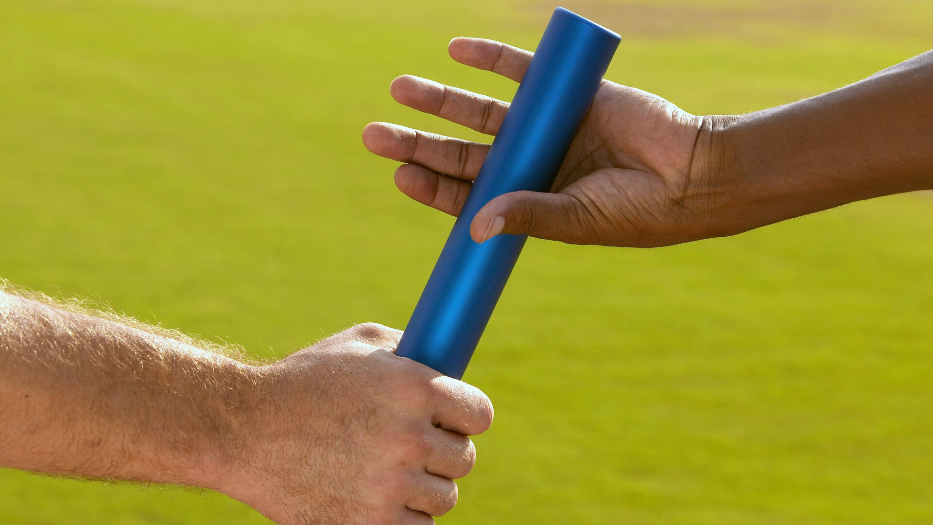 -拼搏的信仰点亮篮球之路，用拼搏点亮青春